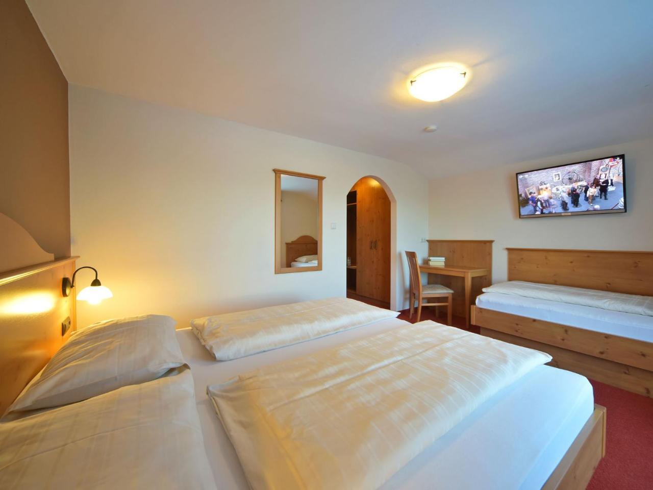 Pension Piovesan Фаак-ам-Зее Экстерьер фото